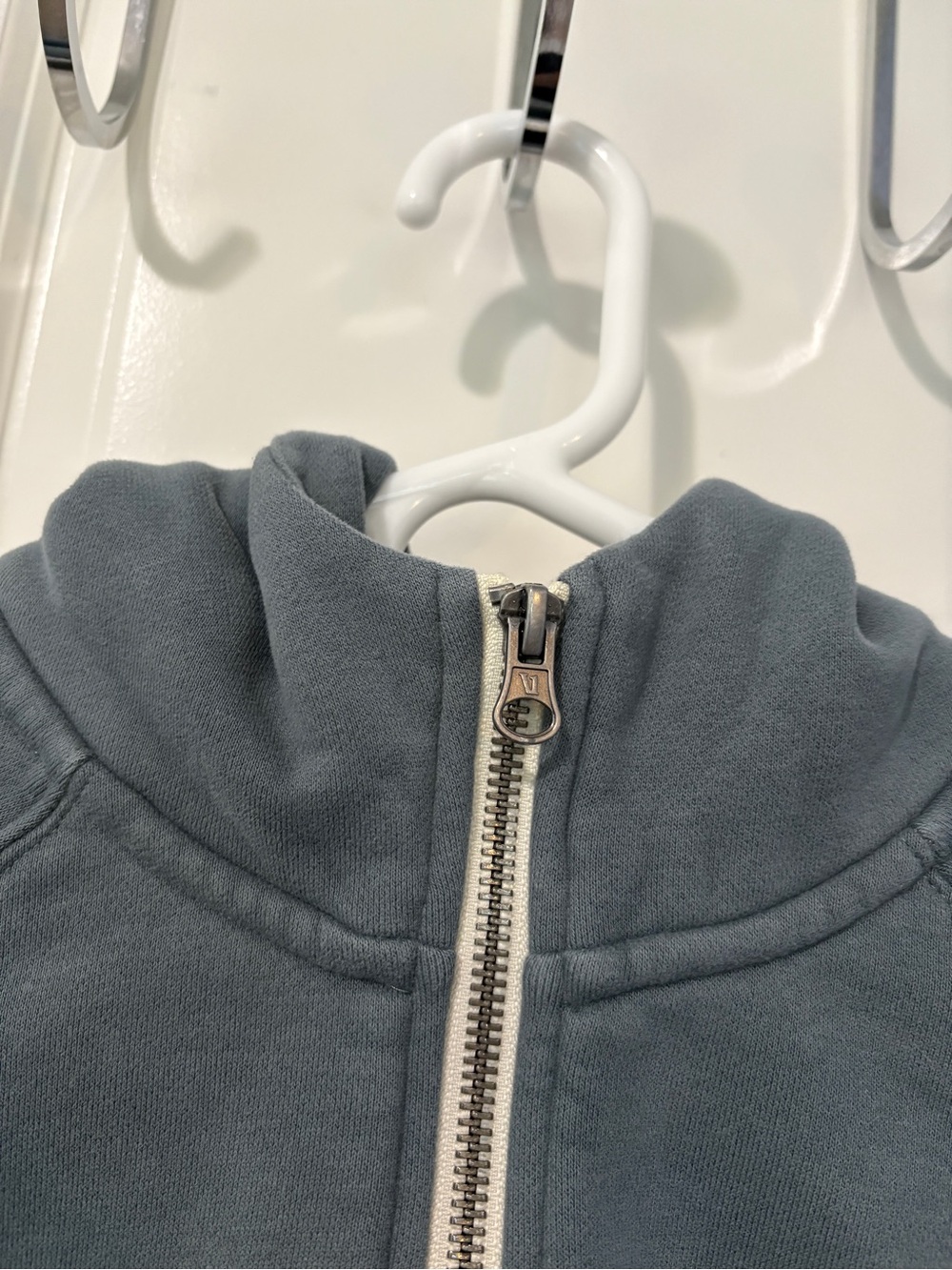 VUORI RESTORE HALF ZIP HOODIE Women’s Size Small - Picture 4 of 9